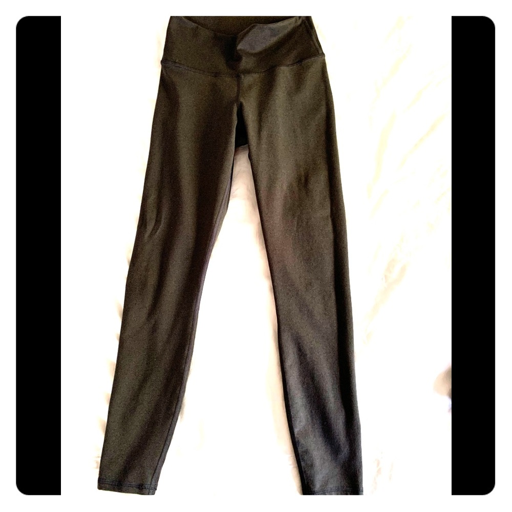 EUC Fabletics power hold 7/8 leggings sz S